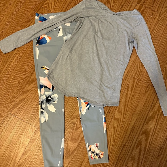 Athleta Flexlight Open Back Shirt! - Picture 11 of 11